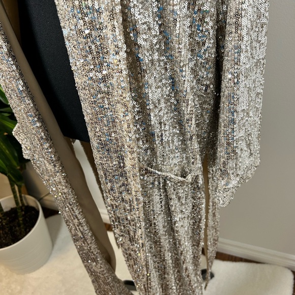 BB Dakota gold sequin duster, size large - Picture 7 of 12